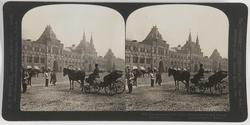 Stereoskopi. Mann med hest og kjerre foran den store basaren