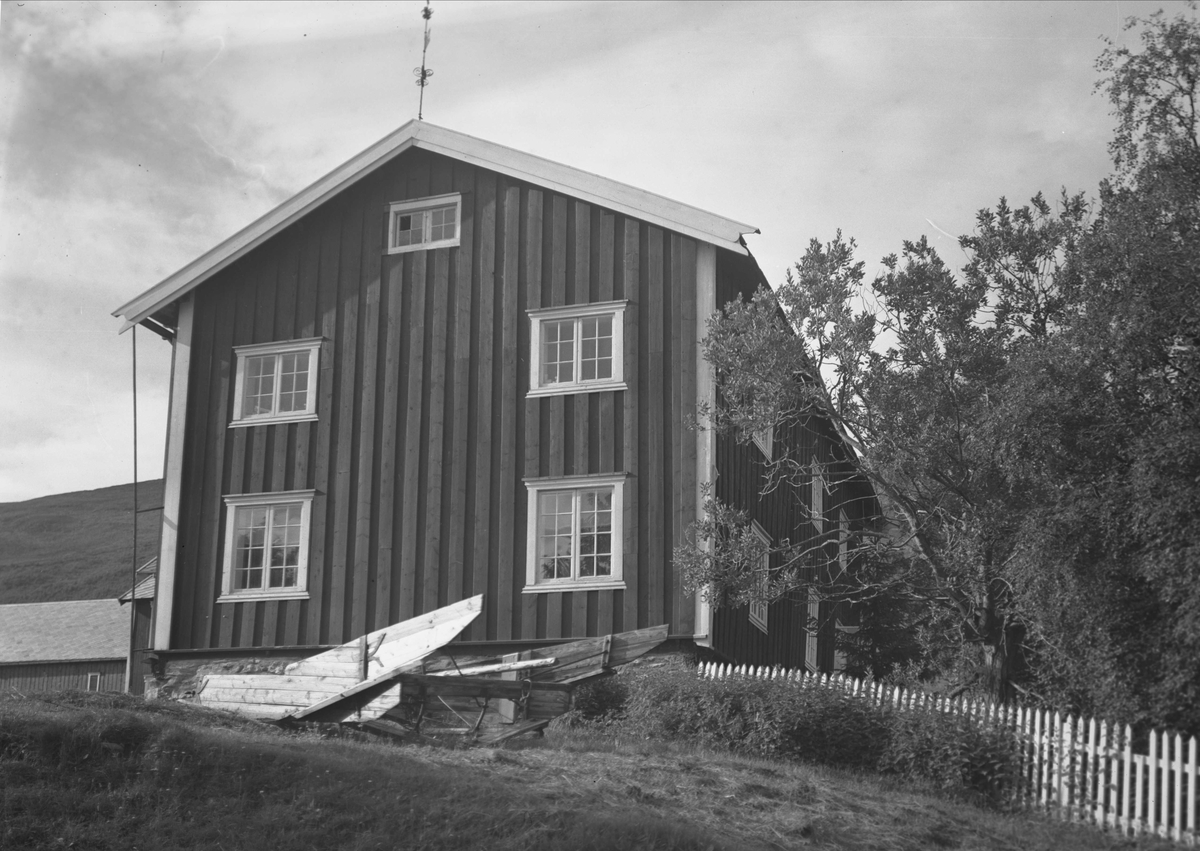 "Raulåna", Oppdal prestegård, Oppdal, Sør-Trøndelag. Fra album. Fotografert 1940.