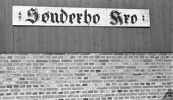 Serie. Fra Fanø, Danmark. Sønderho med stråtekte hus, Vadeha