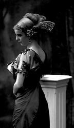 Portrett, frøken Sørensen, Centralteateret 1911.