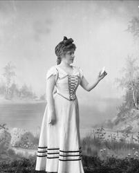 Portrett, sopran Ina Madsen i operaen "Carmen".