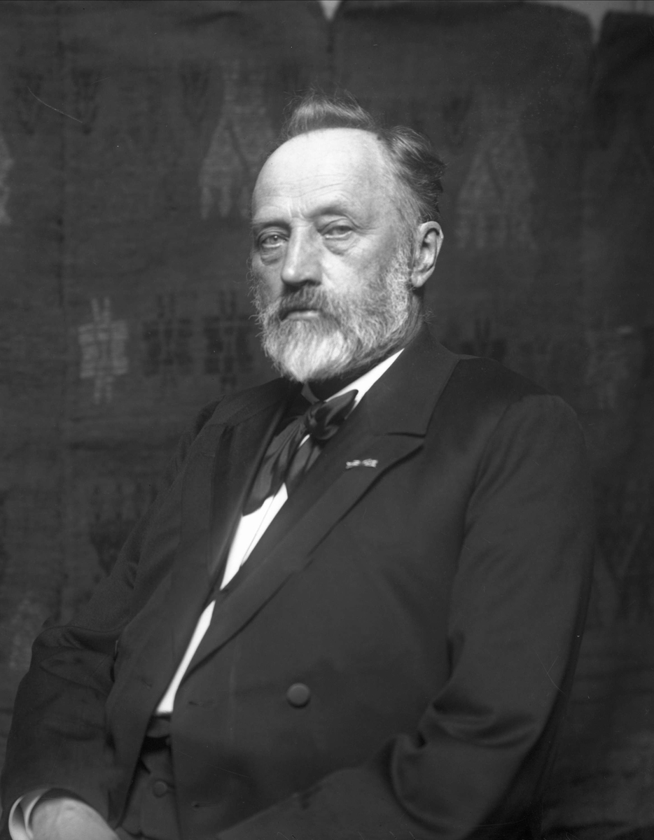Portrett, rektor Marius Nygaard (1838-1912).