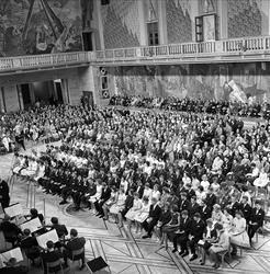 Rådhusplassen 1, Oslo, mai 1961. Rådhuset. Borgerlig konfirm