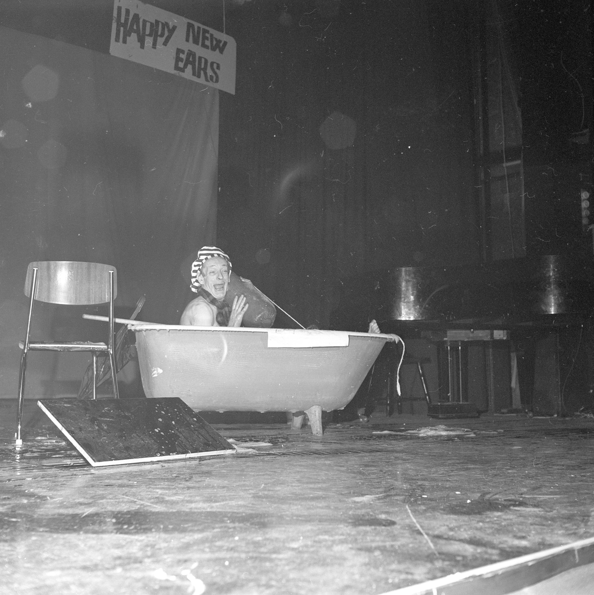 Oslo, mai 1966, dadaist-jubileum, show på Edderkoppen.