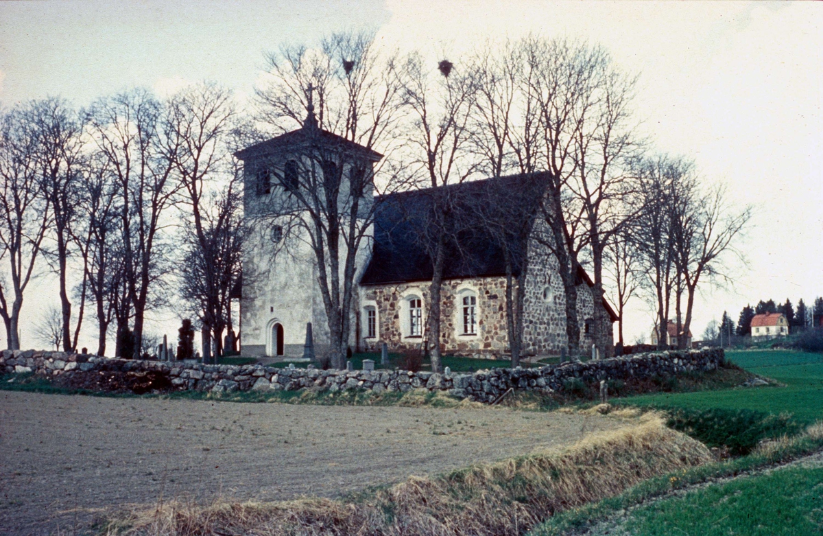 Husby-Sjuhundra kyrka, Uppland 1957
