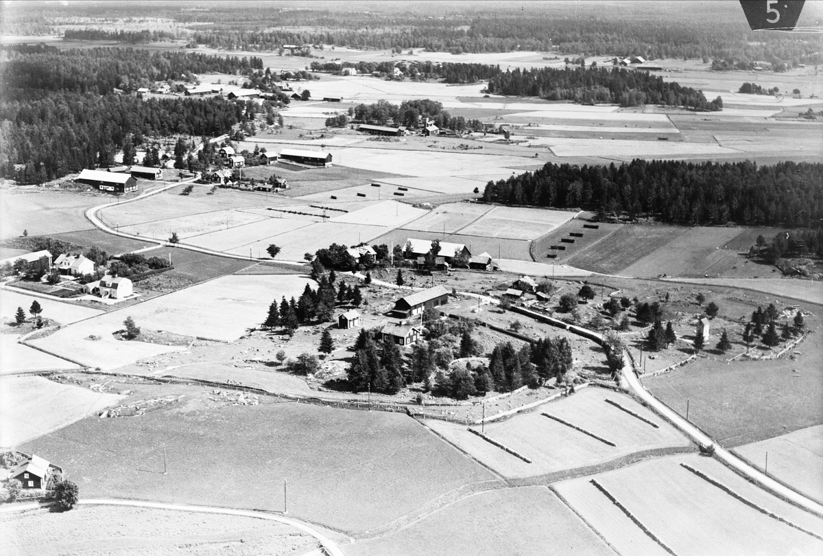 Flygfoto över Dyvlinge, Ekeby socken, Uppland 1936