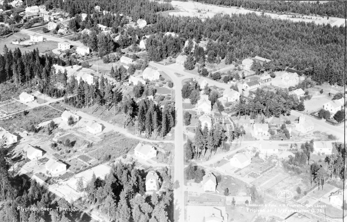 Flygfoto över Tärnsjö, Nora socken, Uppland år 1953