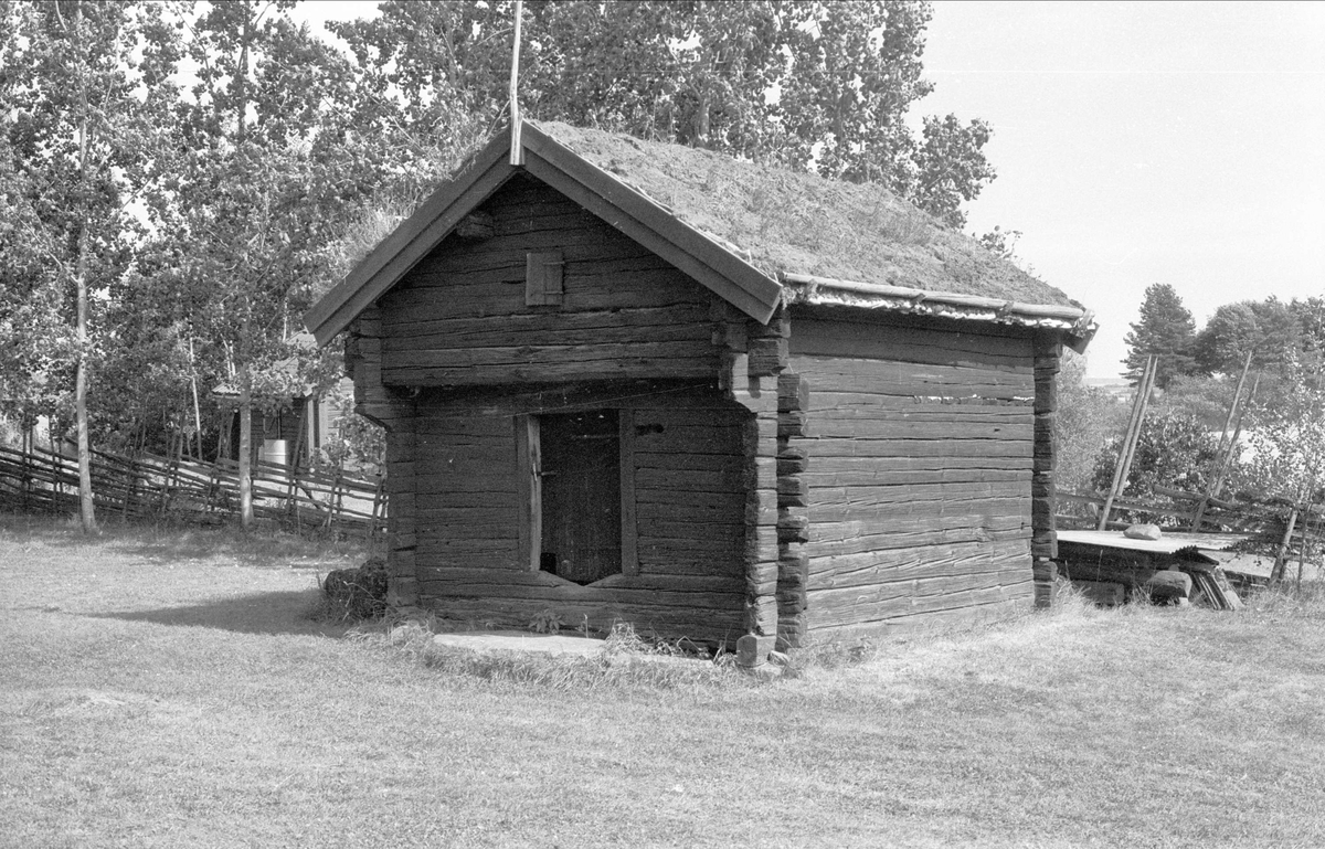 Loftbod, Gammelgården, Altuna, Börje socken, Uppland 1983