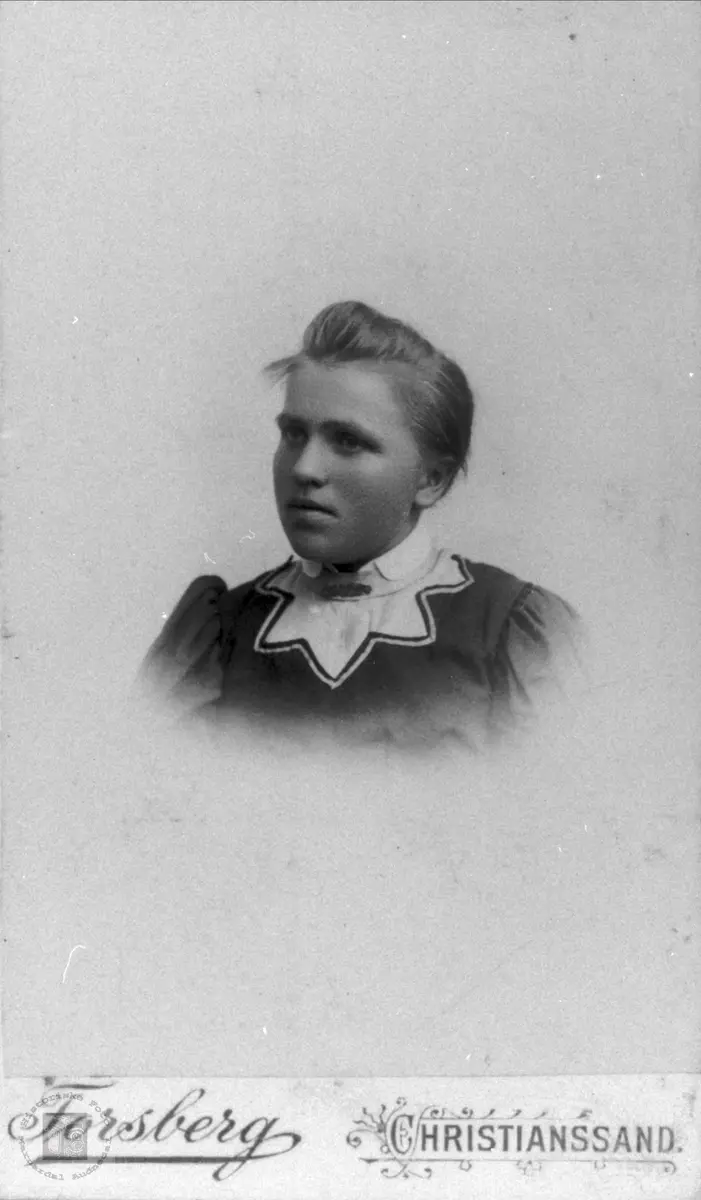 Portrett Åslaug Valebrokk, Bjelland.
