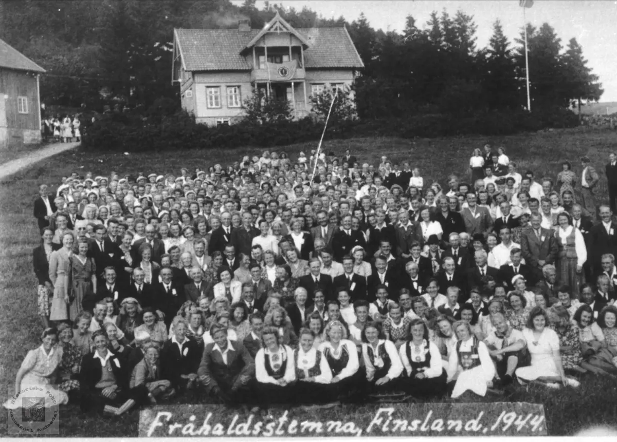 Det NorskeTotalavholdselskap (DNT) Stevne et sted i Finsland 1944