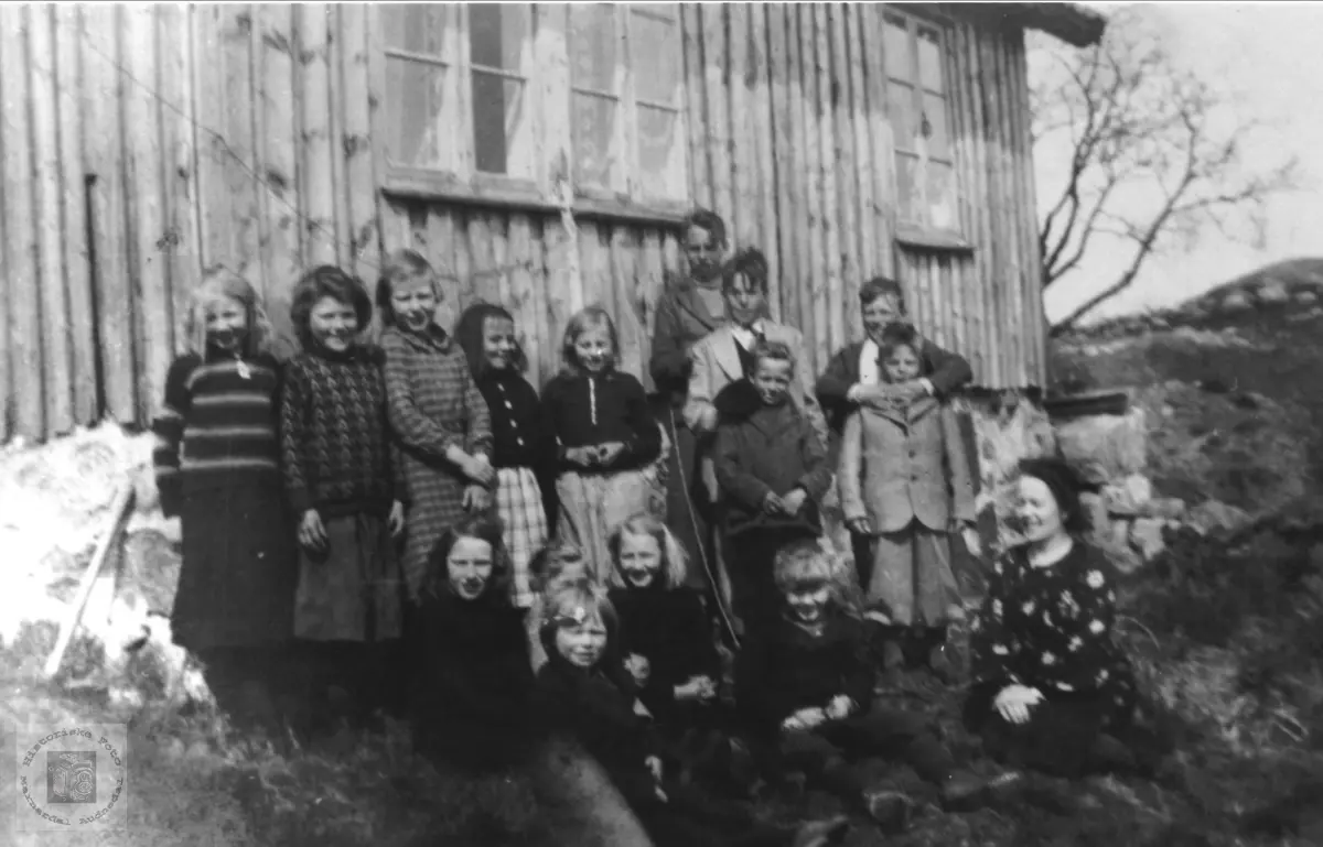 Skoleplanting på Høyland. Øyslebø
