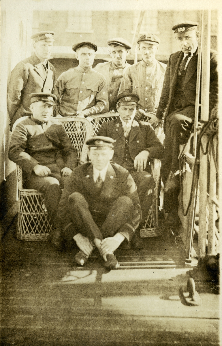 Offiserene ombord i D/S 'Vinstra'(b. 1910, Russel & Co, Port Glasgow).