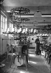 Lillestrøm Trikotagefabrik, senere Dovre Fabrikker, strikker