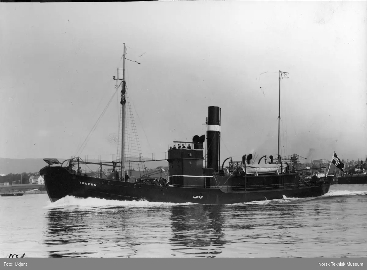 Eksteriør, hvalfangstbåten D/S Treern, B/N 444 levert av Akers mek. Verksted i 1929 til A/S Atlas (Chr. Nielsen & Co, Larvik).