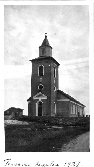 Text på kortet: "Tossene kyrka 1927".