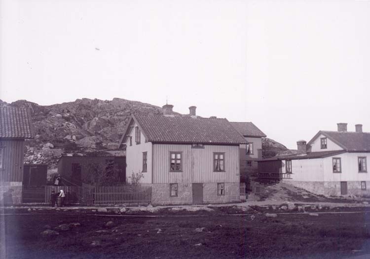 Enligt text som medföljde bilden: "Lysekil, Alb.Holmbergs hus 22/9 1901".