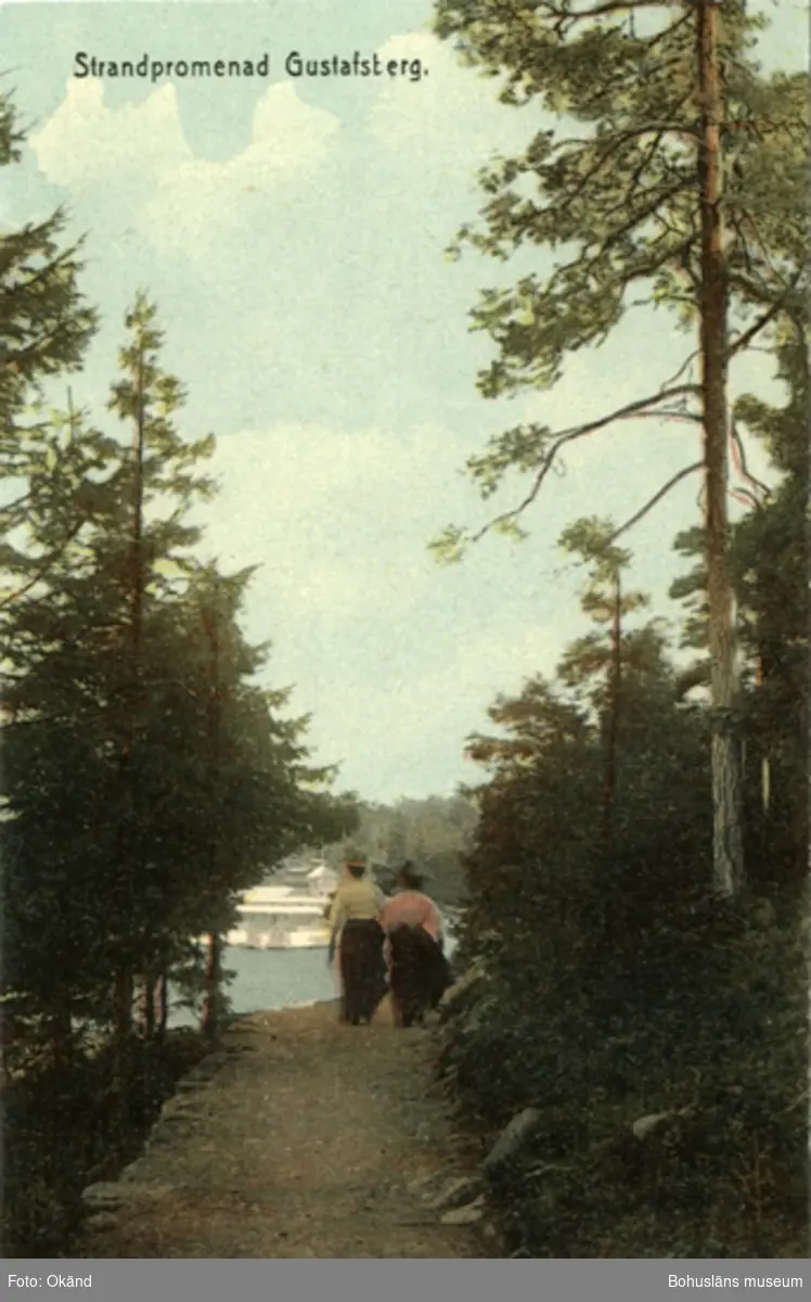 Tryckt text på vykortets framsida: "Strandpromenaden Gustafsberg."