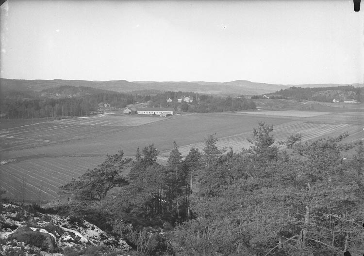 Enligt fotografens noteringar: "1925 583. Gläborg Folkhögskola förlagd här några år omkring 1923-1925."