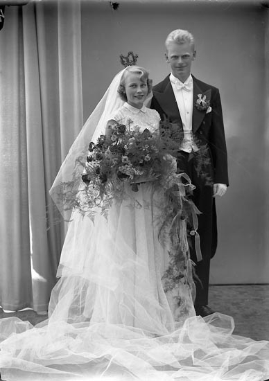 Enligt fotografens journal nr 8 1951-1957: "Lindqvist, Herr Sven Källsby Jörlanda".