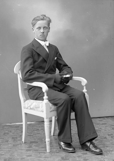 Enligt fotografens journal nr 6 1930-1943: "Karlsson, Bengt Lasshammar Här".