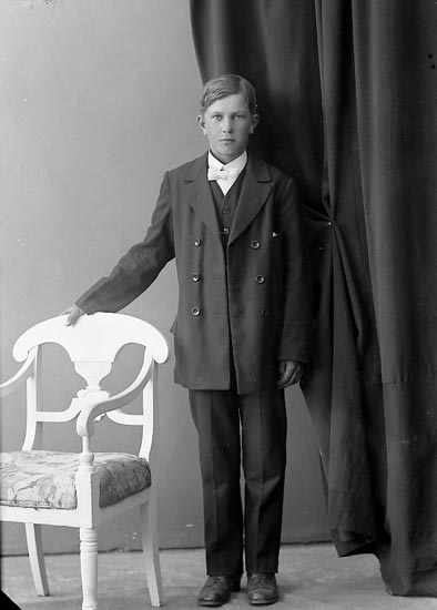 Enligt fotografens journal nr 4 1918-1922: "Andersson, Gustaf Krossen, Hjälteby".