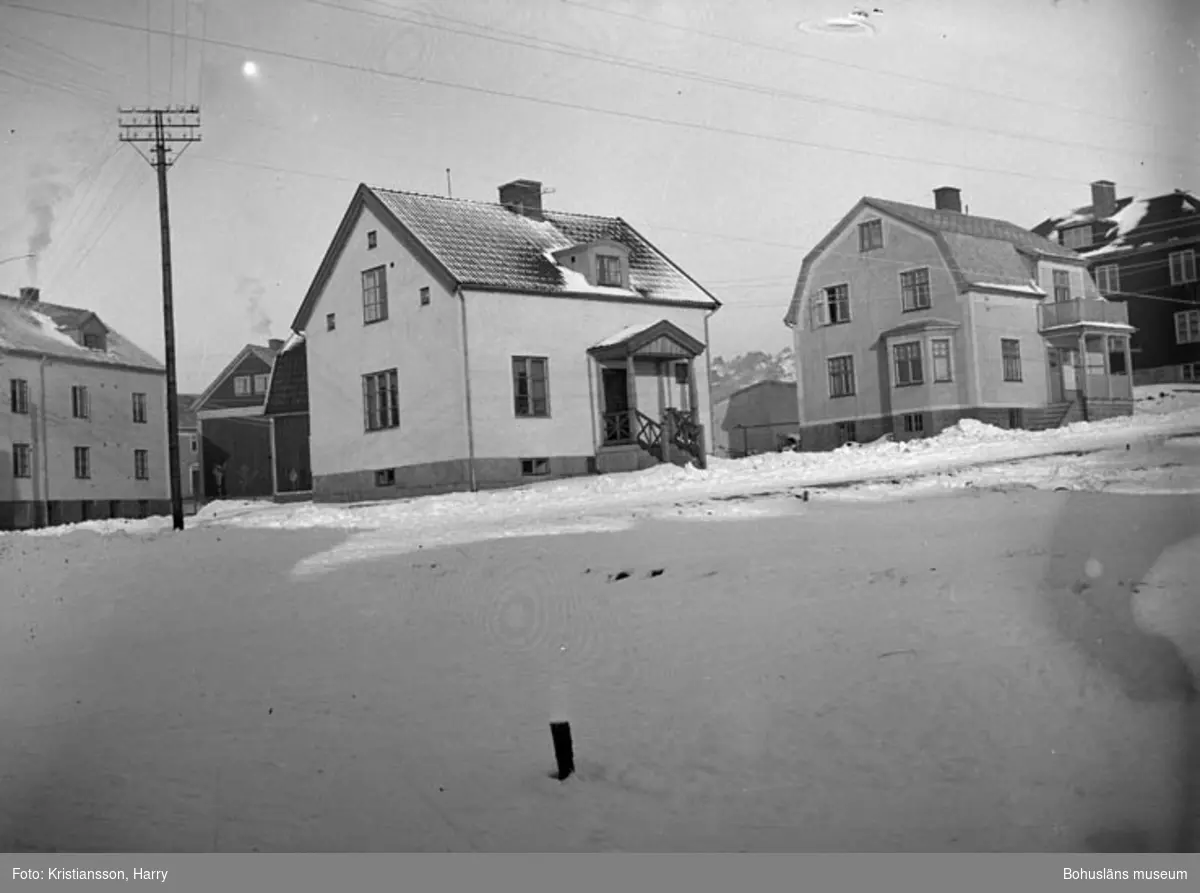 Husen längs Elsbergsgatan, Uddevalla omkring 1930