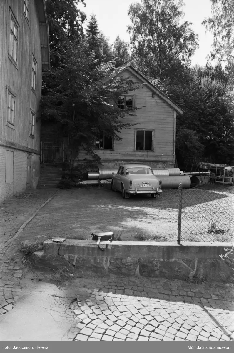 Kvarnfallet 24 vid Götaforsliden i Mölndals Kvarnby. Mangårdsbyggnad till kvarn (bostad).