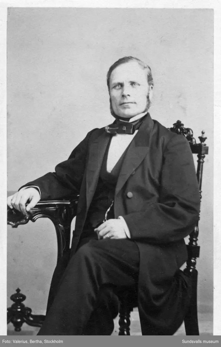 Porträtt på rektorn vid Läroverket och bankdirektören Erik Berggren (1818-1897).