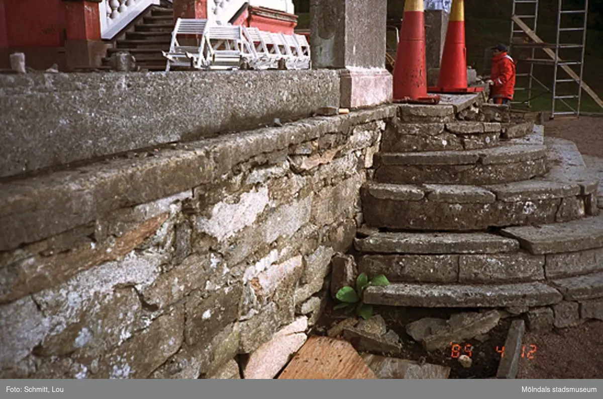 Fotodokumentation av stödmur 
vid Gunnebo slott 1995.