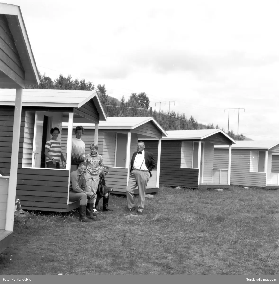 Kävsta camping har fått nya övernattningsstugor. Sista bilden visar Ulla Sjödin som förestod kafé och kiosk.