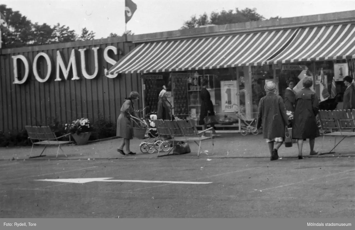 Domus stora affärshall på Nya Torget i Trädgården, Mölndal, på 1960-talet.