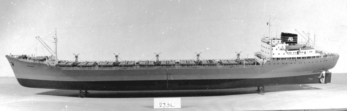 Fartygsmodell av malmfartyget ATLAND.