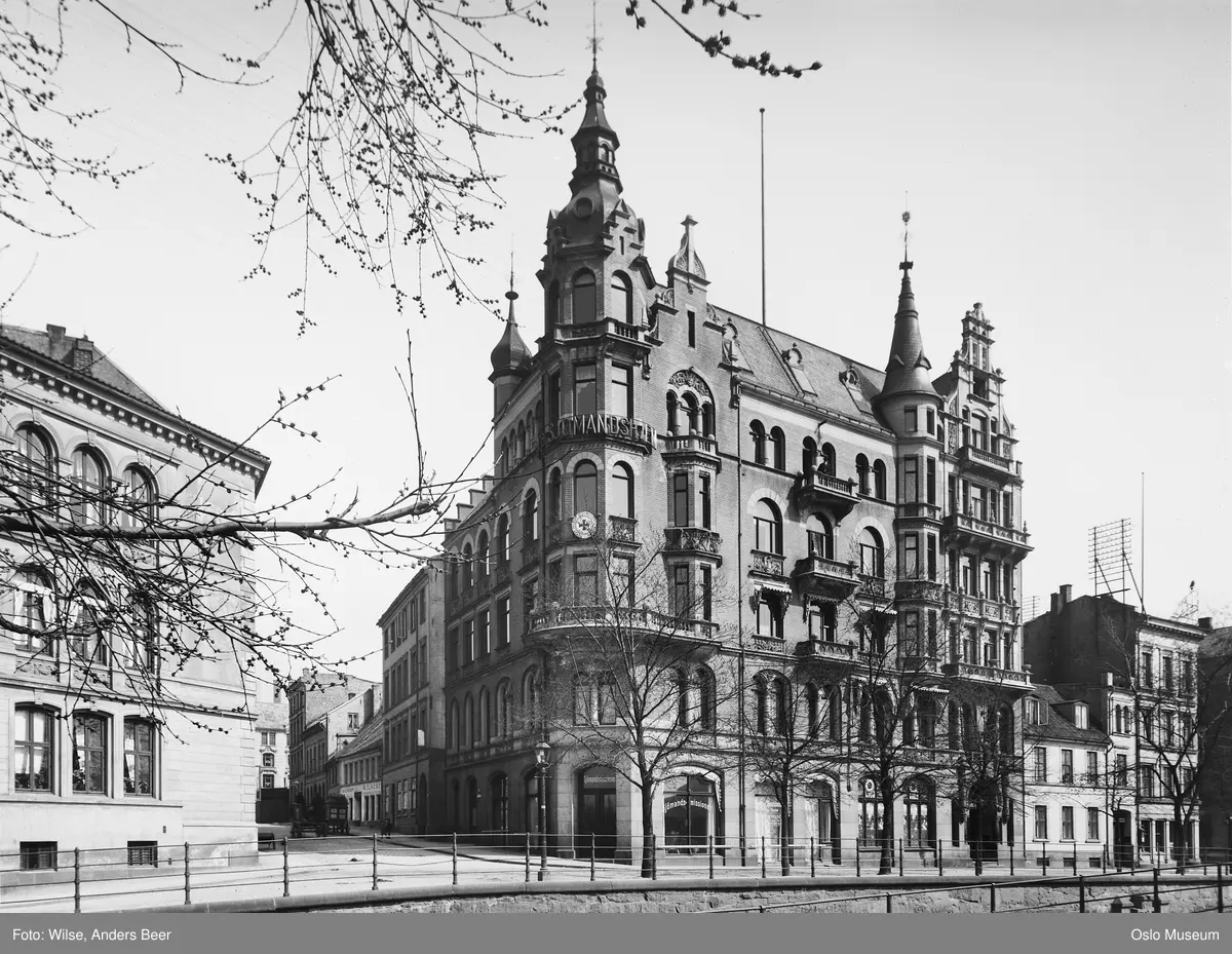 Old architecture. Чикаго 1920 Викторианская архитектура. Старинные постройки Берлина. Старая архитектура. Старая европейская архитектура.