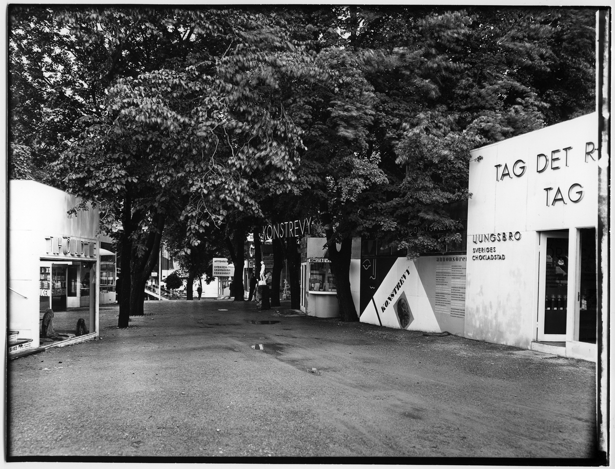 Stockholmsutställningen 1930
Exteriörer. Paviljonger och kiosker under trädkronorna
