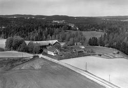 Gården Randem i Eidsberg, flyfoto fra 27. mai 1957.
