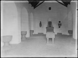 Borgarsyssel Museum, døpefonter i Stenhuggerhallen i Olavska