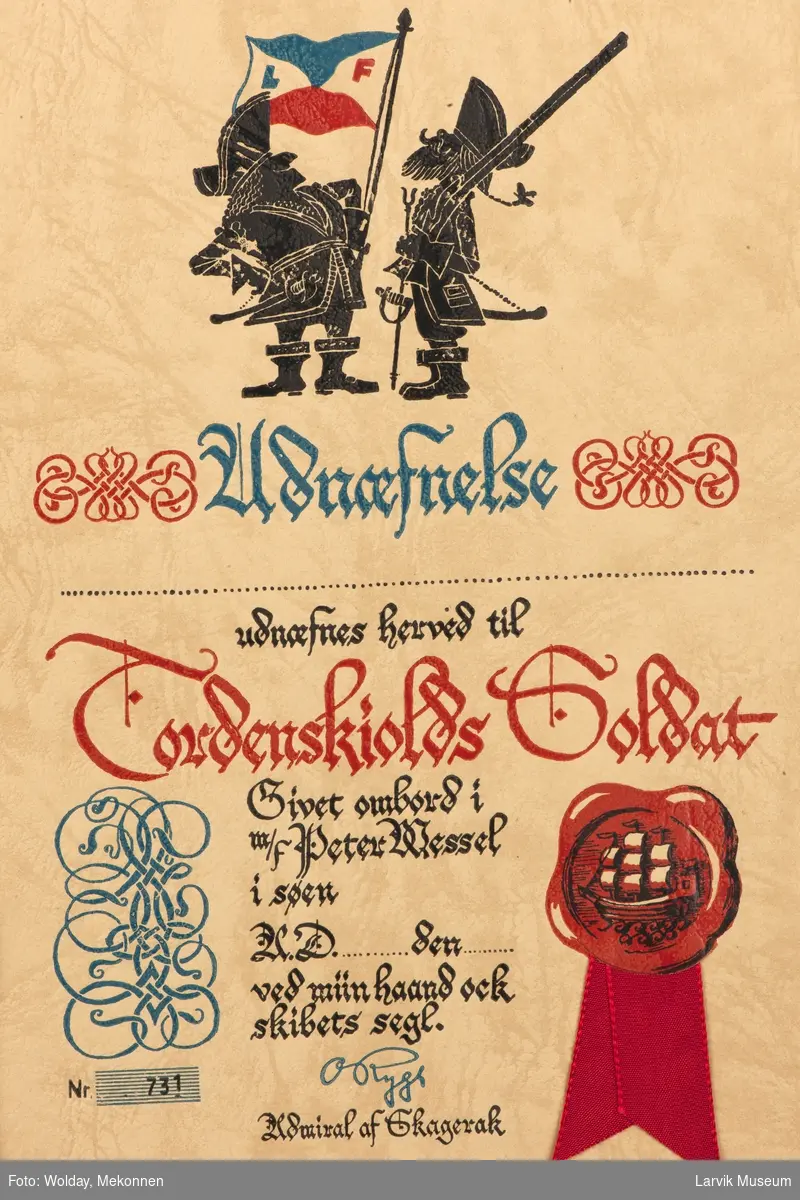 Utmerkelse til "Tordenskiolds Soldat" . Diverse illustrasjoner, rød sløyfe med skipets segl.