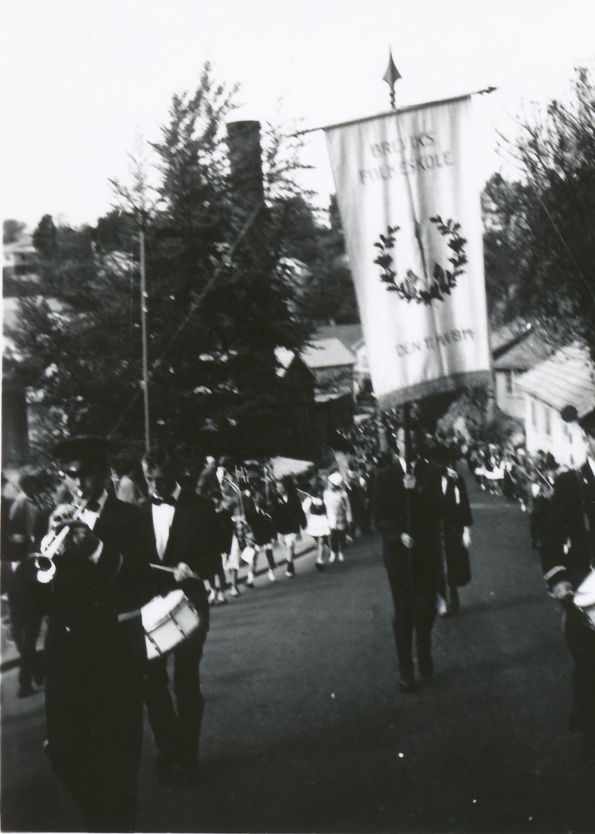 Brevik folkeskole, tog 17. mai