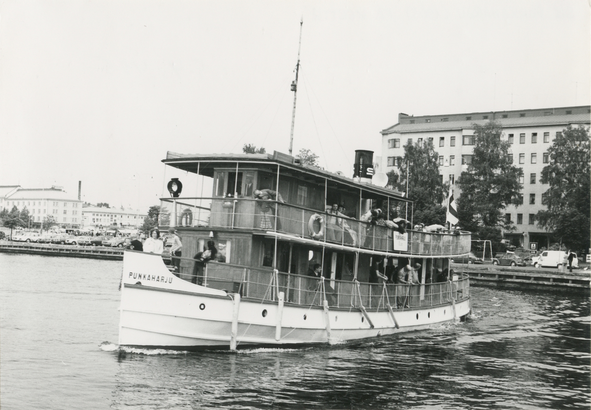 Foto i svartvitt visande passagerarångfartyget Punkaharju av Savonlinna, 1937-07