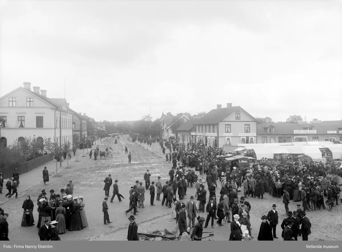 Marknad på Stortorget i Vetlanda, 11 Juni 1902