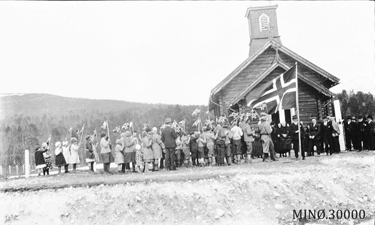 17.mai Holøydalen kirke.