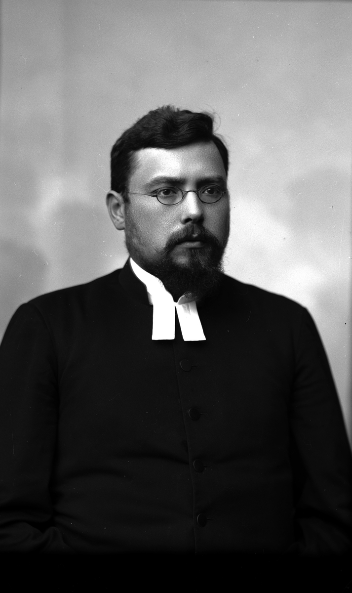Pastor Axel? Hed sn, 1894. Fotograf: C Billberg.