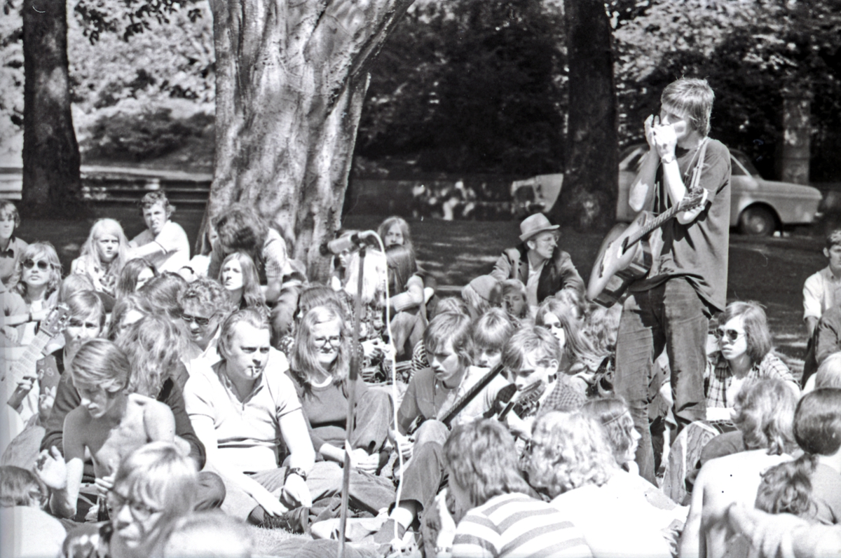 Haugesund - Vise & lyrikk festival 1971 - Amatørjam - Utekonsert - Folkemasse