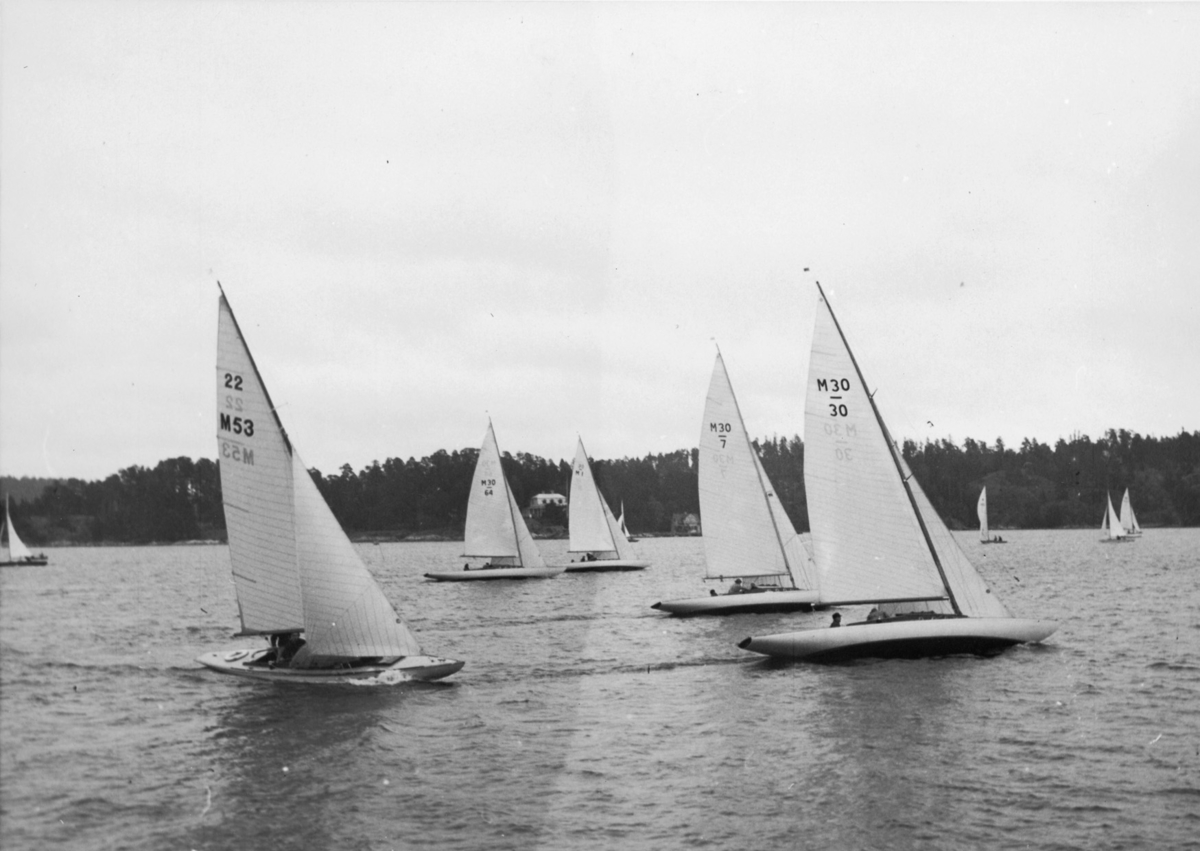 Mälarbåtar på Baggensfjärden under KSSS poängseglingar hösten 1944.