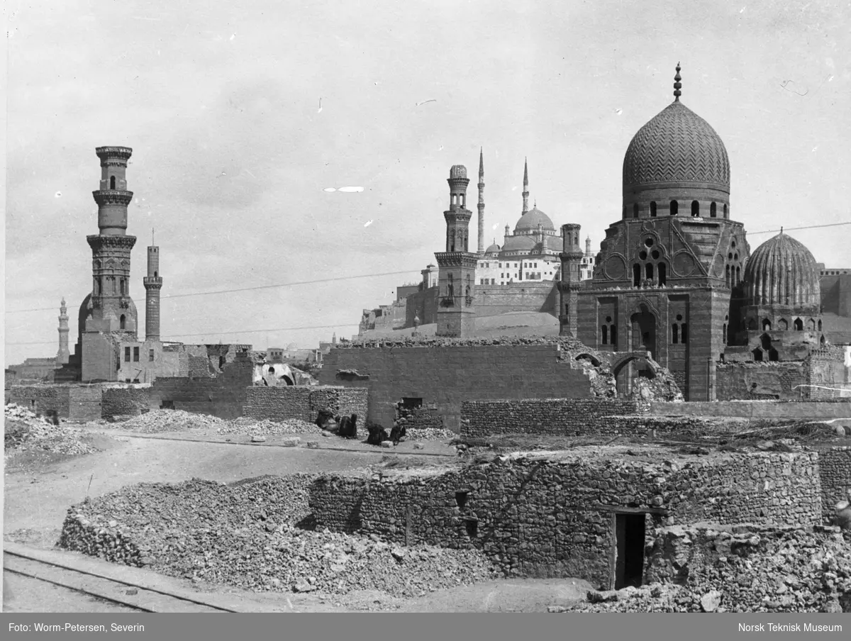 Kalifenes gravsteder og Alabastermoskeen, Kairo