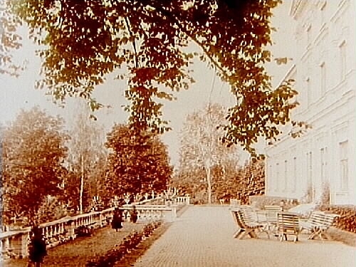 Segersjö Herrgård, två och en halvvånings herrgårdsbyggnad med terass ...