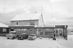 Hartvik Jørgensens butikk i Medkila, fotografert vinterstid 