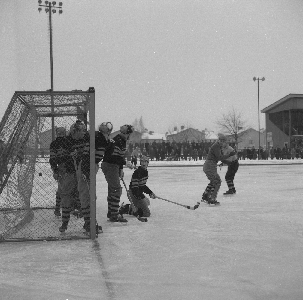 Örebro SK - Köping IS
Nyårsafton 1954.
31 december 1954.