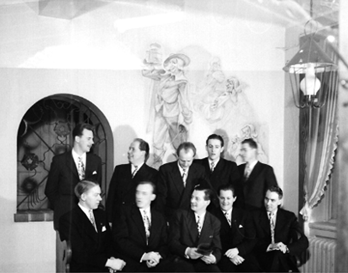 Frank Linds orkester, 10 män med musikinstrument.
