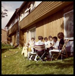 Tilflyttere, kaffekos hjemme.